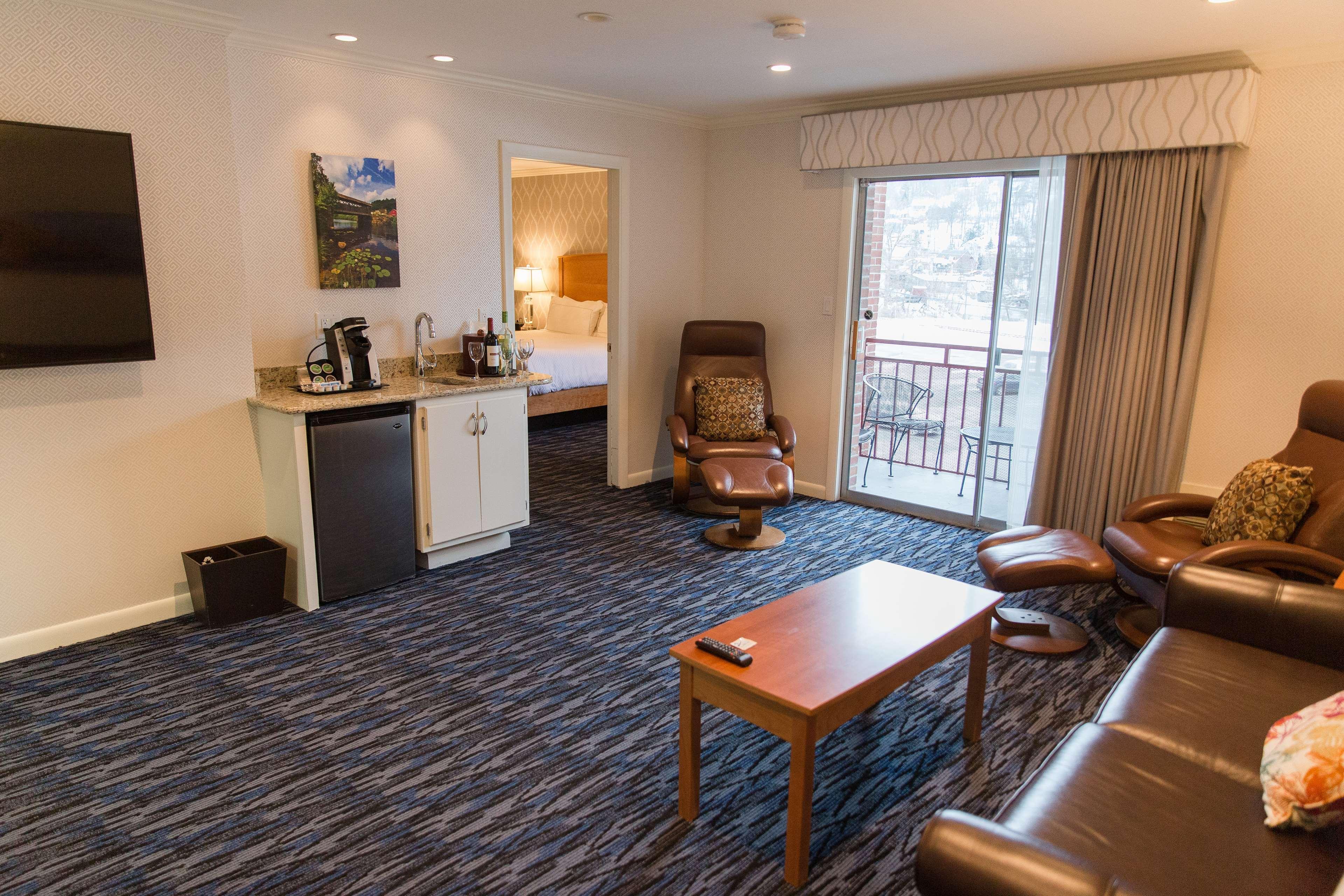 Capitol Plaza Hotel Montpelier Tapestry Collection By Hilton Экстерьер фото