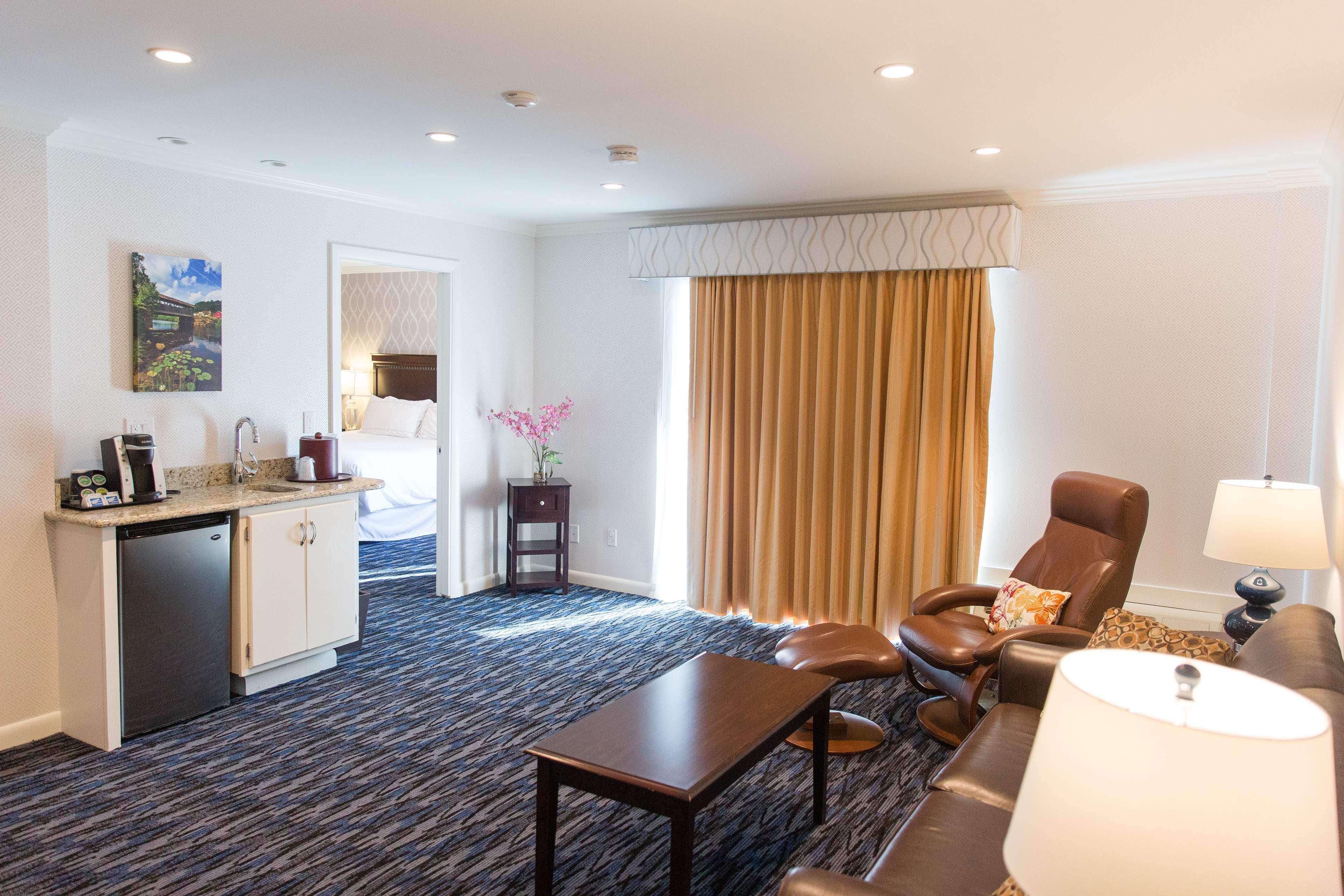 Capitol Plaza Hotel Montpelier Tapestry Collection By Hilton Экстерьер фото