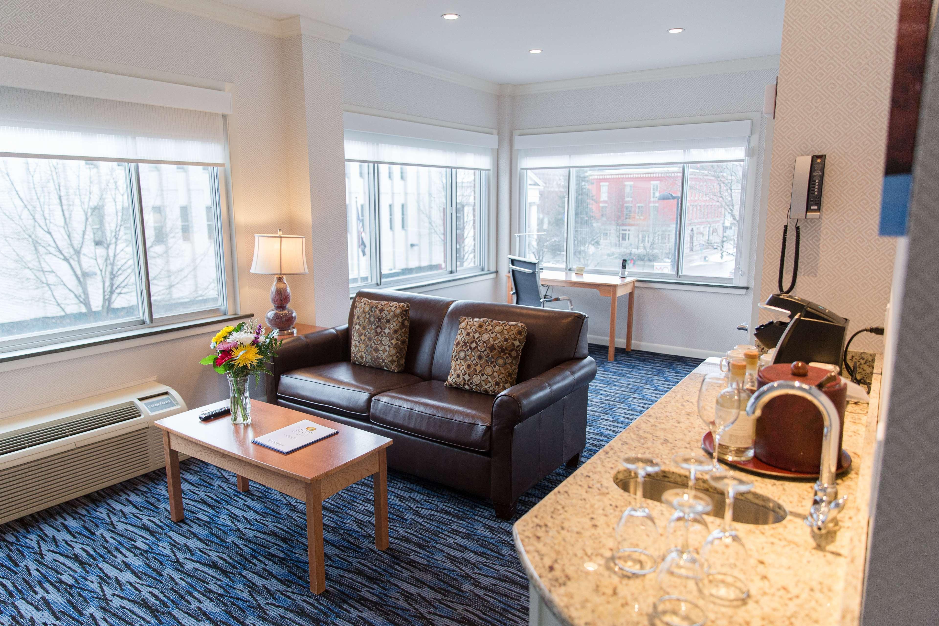 Capitol Plaza Hotel Montpelier Tapestry Collection By Hilton Экстерьер фото
