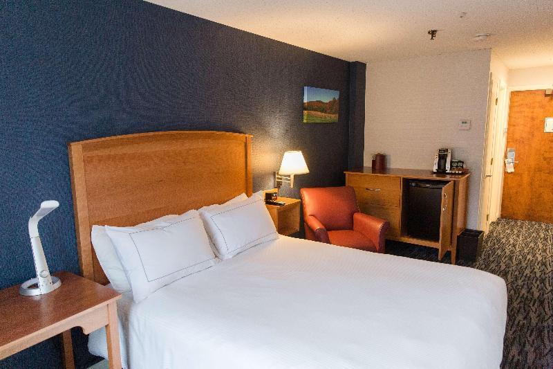Capitol Plaza Hotel Montpelier Tapestry Collection By Hilton Экстерьер фото