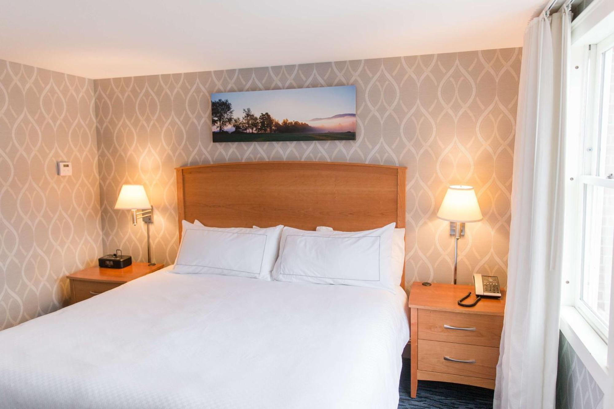 Capitol Plaza Hotel Montpelier Tapestry Collection By Hilton Экстерьер фото