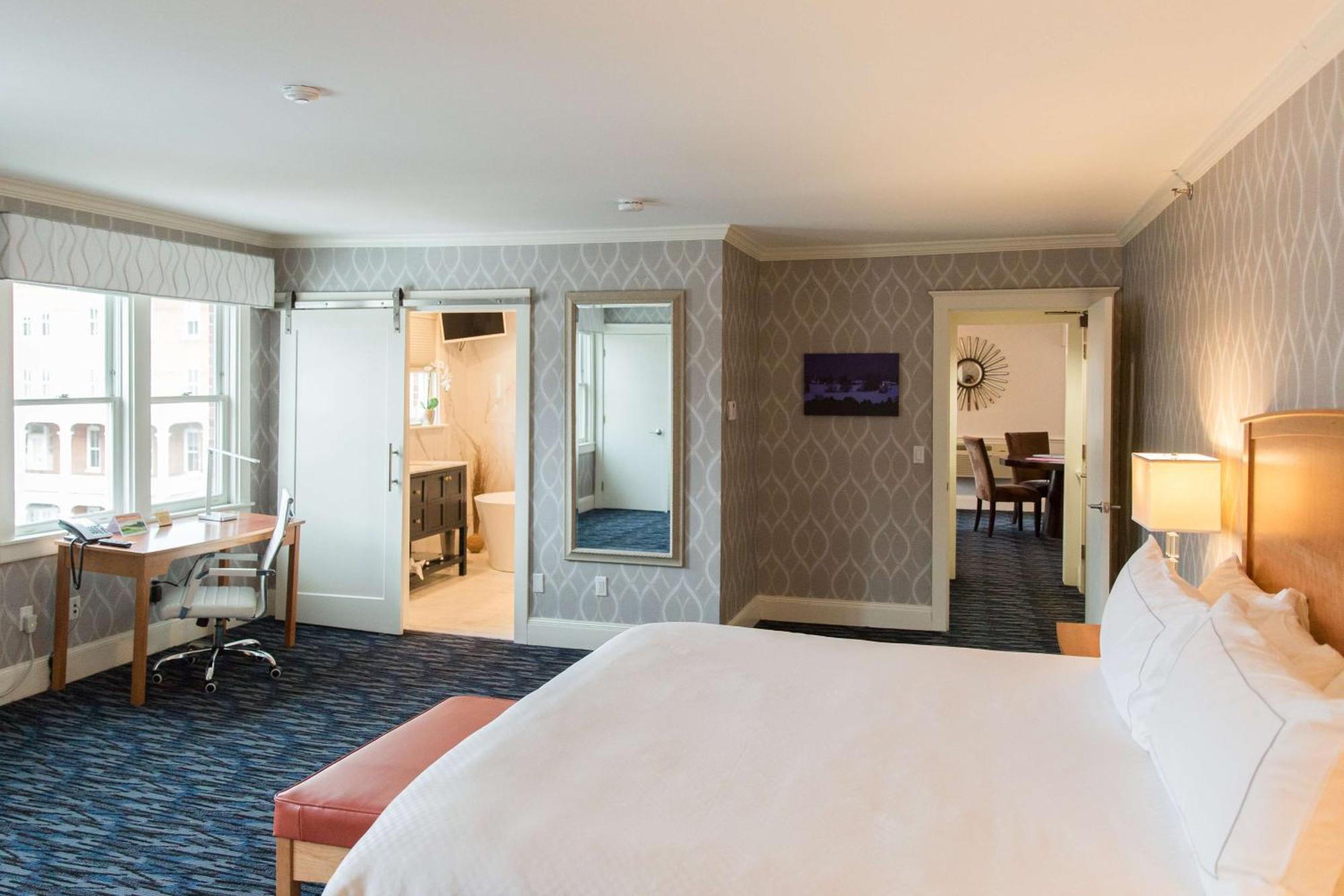 Capitol Plaza Hotel Montpelier Tapestry Collection By Hilton Экстерьер фото