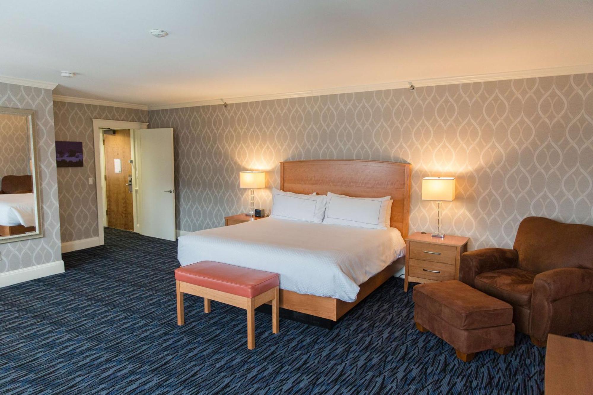 Capitol Plaza Hotel Montpelier Tapestry Collection By Hilton Экстерьер фото